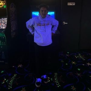 Meet your Posher, Ethan